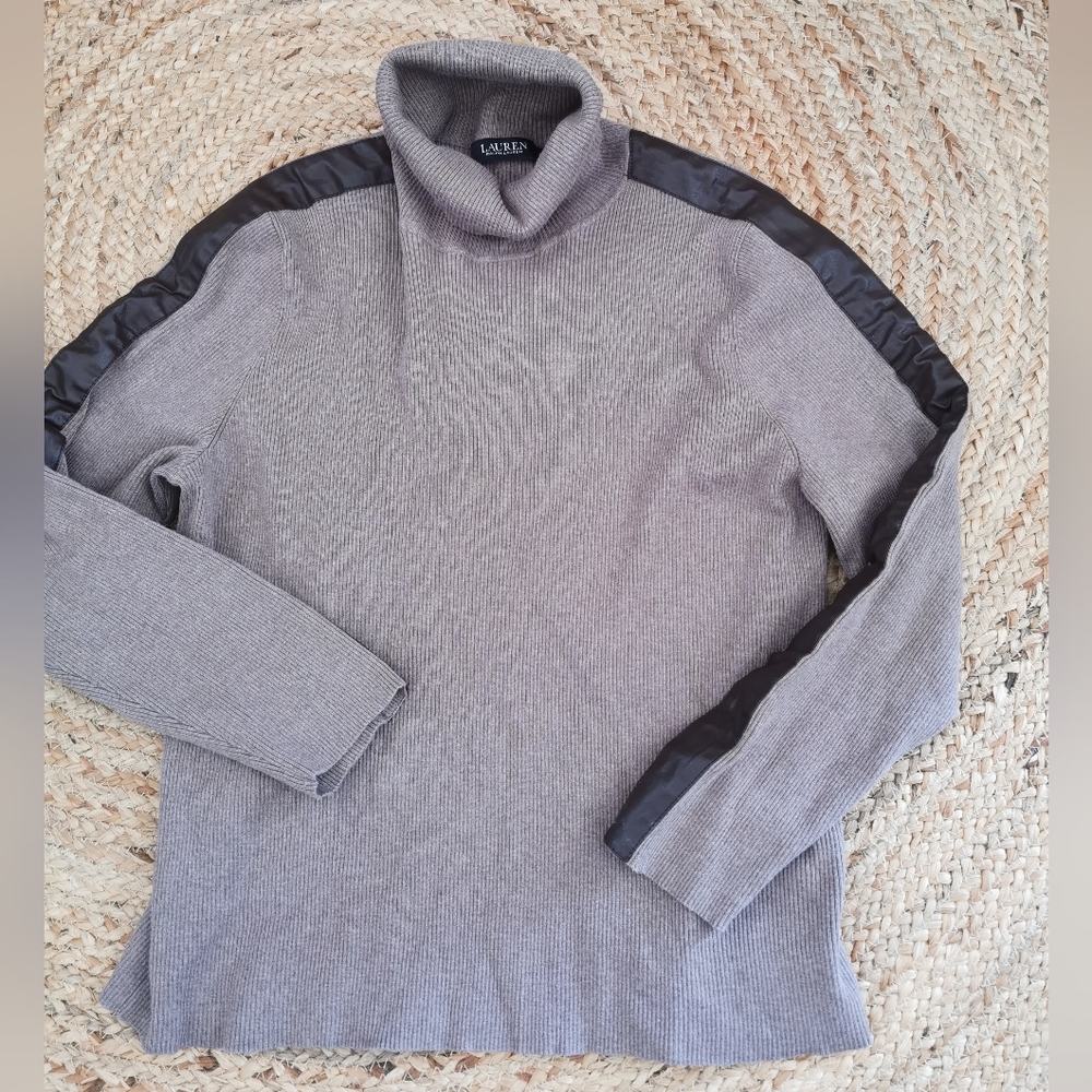 Vintage Womens Lauren RalphLauren Brown Turtleneck/ Pleather stripes on Arms 3X